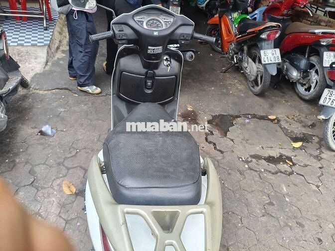 Honda Lead Trắng