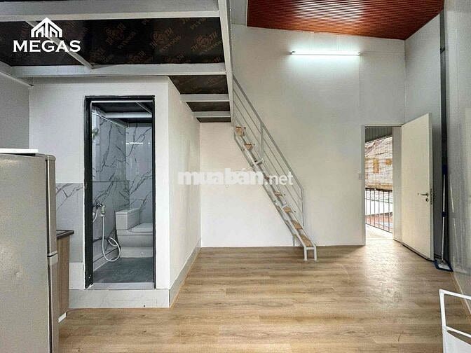 DUPLEX 30M2 BAN CÔNG NGAY TRƯỜNG ĐẠI HỌC NGUYỄN TẤT THÀNH NTTU