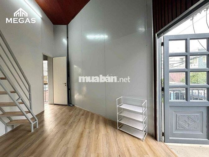 DUPLEX 30M2 BAN CÔNG NGAY TRƯỜNG ĐẠI HỌC NGUYỄN TẤT THÀNH NTTU