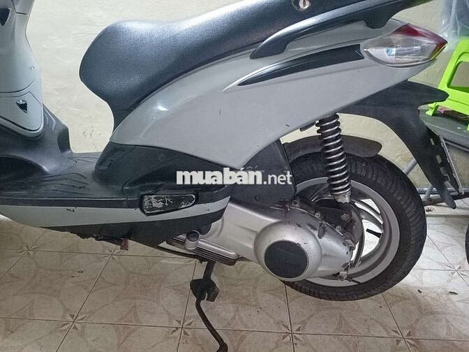 Piaggio Vespa Xám Cổ điển