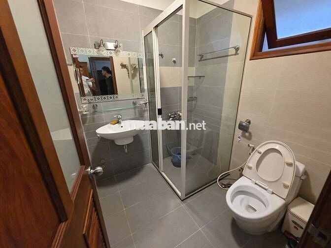 Tòa nhà kd bnb chdv, có thang máy pccc. giá chỉ 80tr