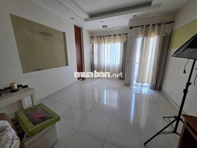 Tòa nhà kd bnb chdv, có thang máy pccc. giá chỉ 80tr