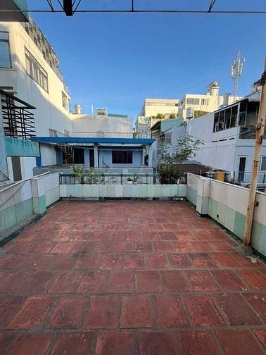 Nhà 1/ HXH đậu trong nhà Đồng Nai. 6,05mx10,5m. T+2L(3pn). Giá 10.9 tỷ