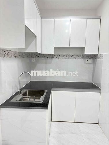 Nhà mặt tiền hẻm xe tải  Đuong Phạm Hùng chính chủ cho thuê.
