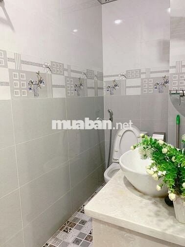 Cho thuê nhà Trương Công Định, 4 x 17m, 4 tầng, 16.5tr/tháng