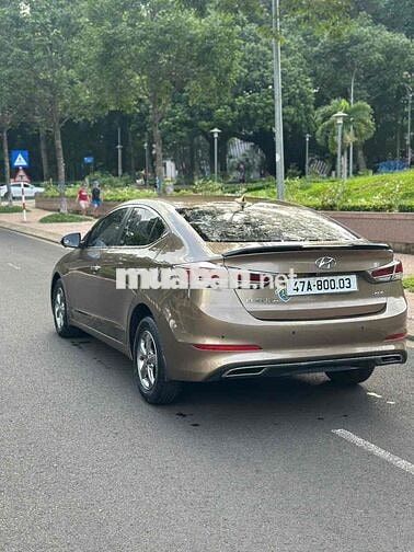 Hyundai Elantra 2016 Số sàn Nâu