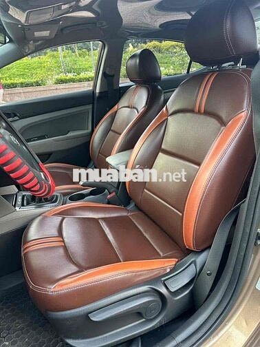Hyundai Elantra 2016 Số sàn Nâu
