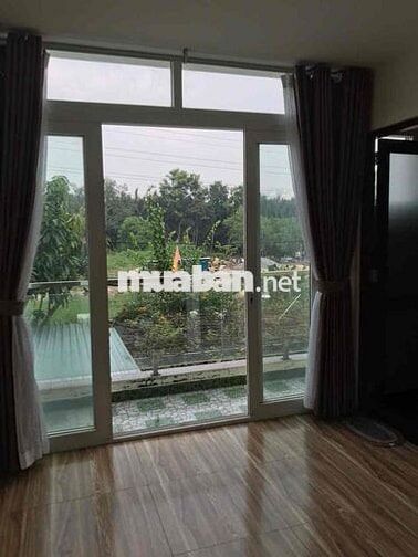 Sale sốc phòng cao cấp CÓ BAN CÔNG trong biệt thự !
