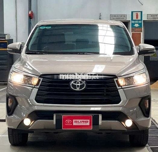 Toyota Innova 2.0E 2022 Đồng Ánh Kim