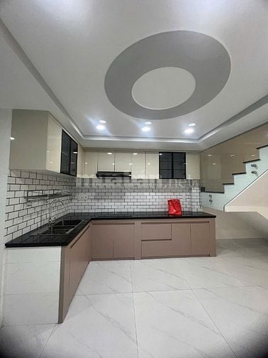 Nhà đẹp ở ngay, DT 4x17m, CN 68m2, HXH sát Khu D2
