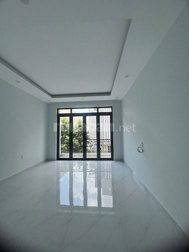 Nhà đẹp ở ngay, DT 4x17m, CN 68m2, HXH sát Khu D2
