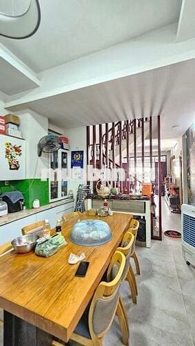 Mặt tiền kinh doanh, gần chợ Tân Hương, 74 m2, 5 tầng, 8,2 tỷ.