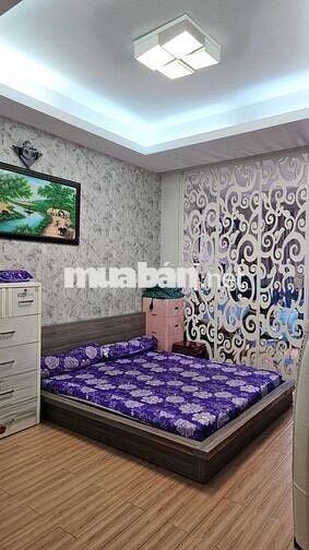 Mặt tiền kinh doanh, gần chợ Tân Hương, 74 m2, 5 tầng, 8,2 tỷ.