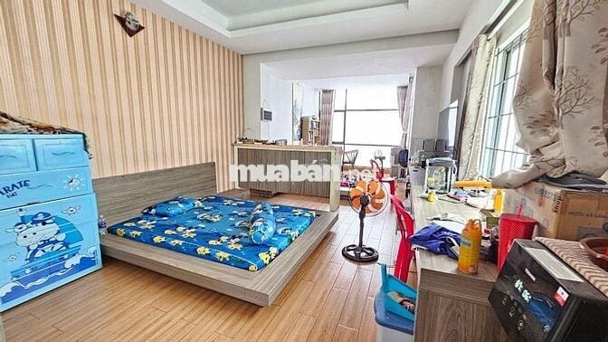 Mặt tiền kinh doanh, gần chợ Tân Hương, 74 m2, 5 tầng, 8,2 tỷ.
