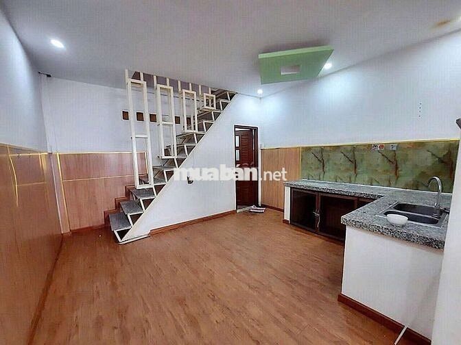 NHÀ MT NGUYỄN SƠN VÀO 200M. NGÃ BA NGUYỄN SƠN THOẠI NGỌC HẦU.