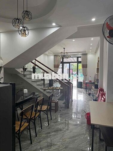 THUÊ NHÀ NGUYÊN CĂN FULL NỘI THẤT