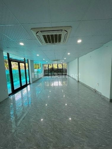 Cho thuê nhà lô góc 3 mặt đường - Xuân Phương (Nam Từ Liêm), Hà Nội