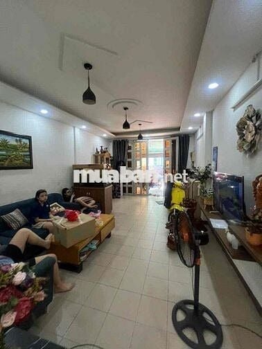 nhà cho thuê mt khu bàu cát 16tr