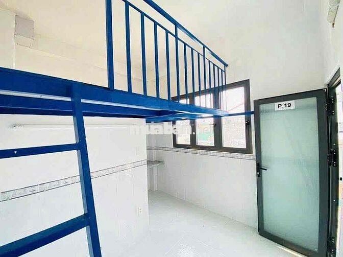 PHÒNG TRỌ GÁC CAO 1m6 - HẦM XE TO