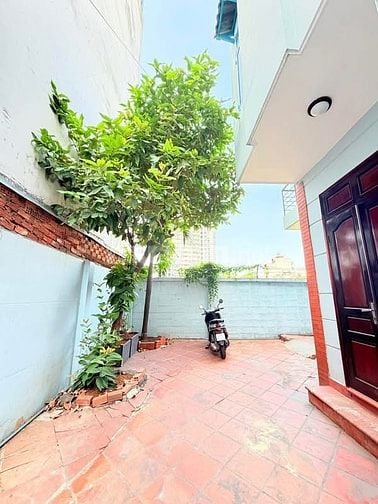 3 Tầng sân vườn 100m2 ngang 6.8m HXH Trương Công Định P14 Tân Bình