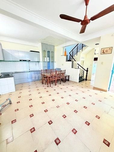 3 Tầng sân vườn 100m2 ngang 6.8m HXH Trương Công Định P14 Tân Bình
