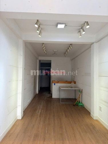 Nhà mặt tiền đường Võ Văn Tần, Phường Xuân Hoà, Hồ Chí Minh