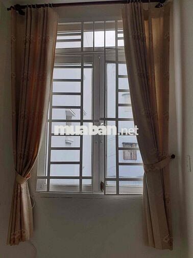 Nguyên căn cho thuê 1tr1l 2pn 2wc hẻm Huỳnh Văn Bánh - Phú Nhuận