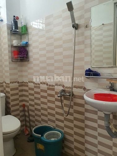 CHO THUÊ NHÀ NGUYÊN CĂN-HẺM XE HƠI-1 TRỆT-1 LẦU- 4PN-2WC-12tr