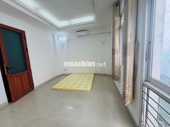 Do có việc nên em cần pass lại phòng mới, chưa ở