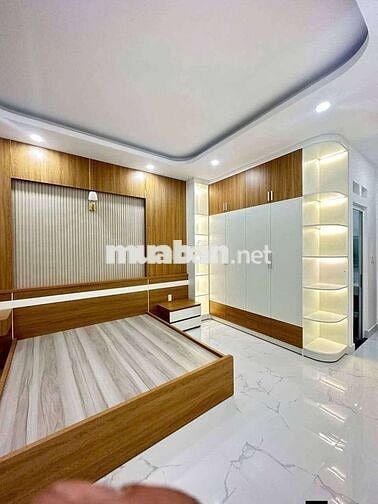 nhà mới xây đẹp y hình 4 x 18 có 5pn 5wc sân thượng full nội thất