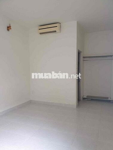 Nguyên căn cho thuê 1tr1l 2pn 2wc hẻm Huỳnh Văn Bánh - Phú Nhuận
