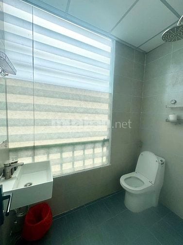 Cho thuê căn hộ dịch vụ cao cấp có ban công tại Quận 3