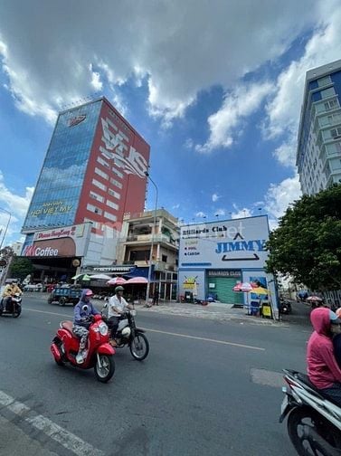 Bán khuôn đất 4400m2 mặt tiền góc Hoà Bình, Tân Phú