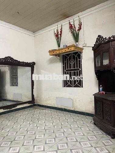 Nhà ngõ 68 Ngọc Thuỵ, 200m, CÓ SÂN VƯỜN. Giá 6tr