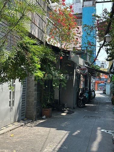 Bán nhà trong hẻm Nguyễn Văn Cừ