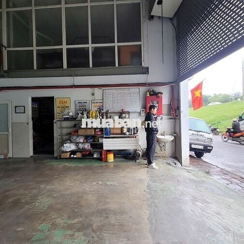 Cho thuê kho 4 tầng tổng 2000m2 ở mặt đường Bát Khối, Long Biên