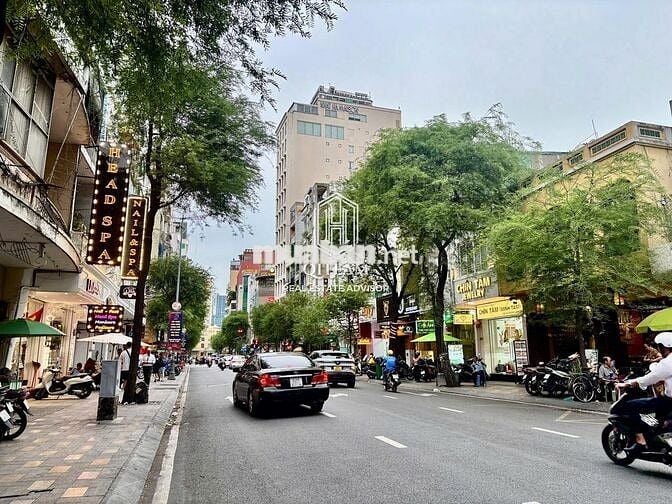 🏢 Tòa Nhà Mặt Tiền Lê Thánh Tôn Q1 | 1.092m² SD | Thang Máy | 450Triệu
