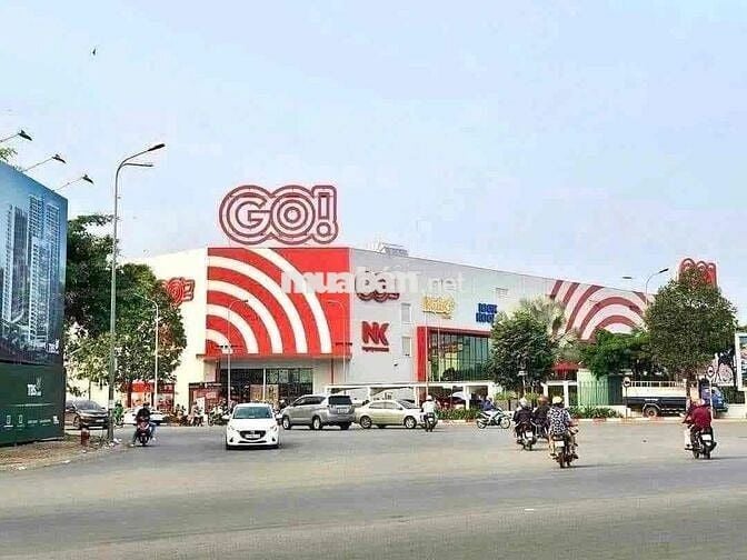 BÁN LÔ ĐẤT DT KHỦNG 175m LÀM SÂN TRƯỚC SAU NỢ HẬU GẦN SIÊU THỊ GO 5,4T