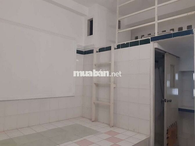 phòng 20m2 có gác. 66 Đường số 9 . ngay ngay lotte Nguyễn Văn Lượngl