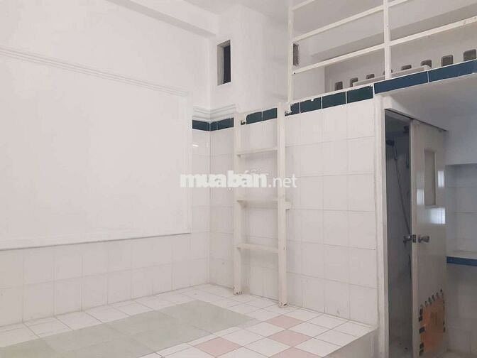 phòng 20m2 có gác. 66 Đường số 9 . ngay ngay lotte Nguyễn Văn Lượngl