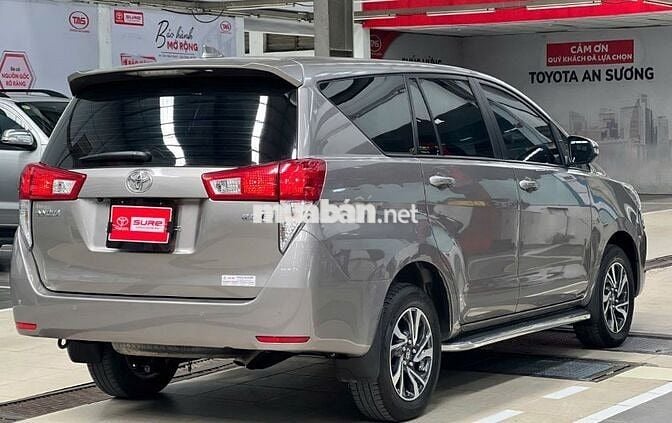 Toyota Innova 2022 2.0E Đồng Ánh Kim