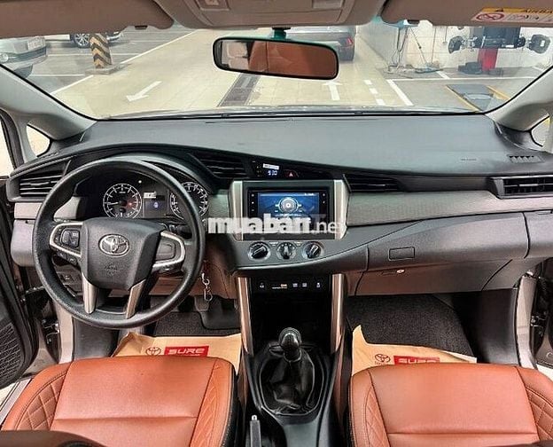 Toyota Innova 2022 2.0E Đồng Ánh Kim