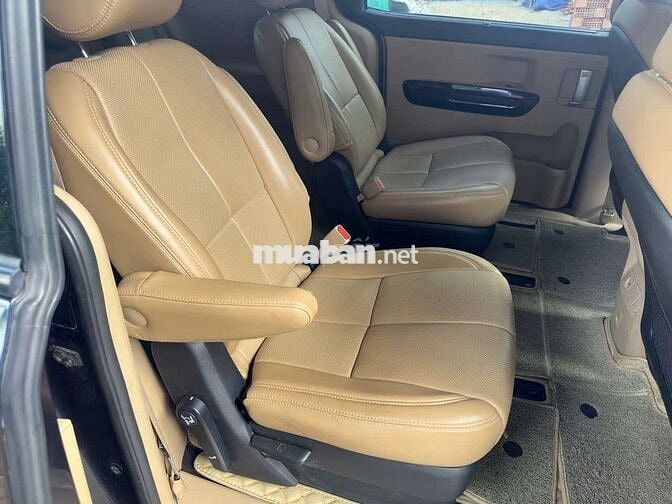 Kia Sedona Đen 7 chỗ