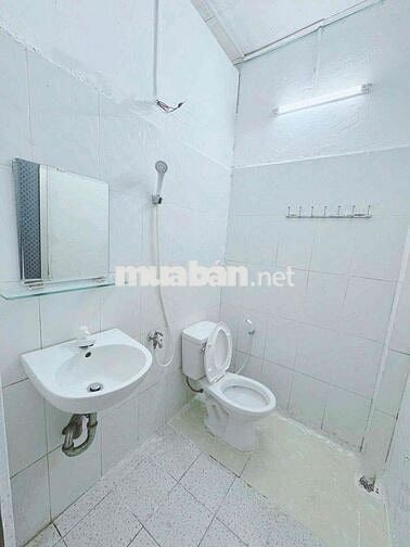 Phòng 2tr2 Ung Văn Khiêm,Hẻm ô tô,Gác xép,Máy lạnh,gần uef,hutech