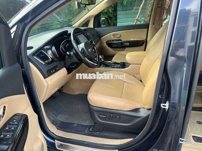 Kia Sedona Đen 7 chỗ
