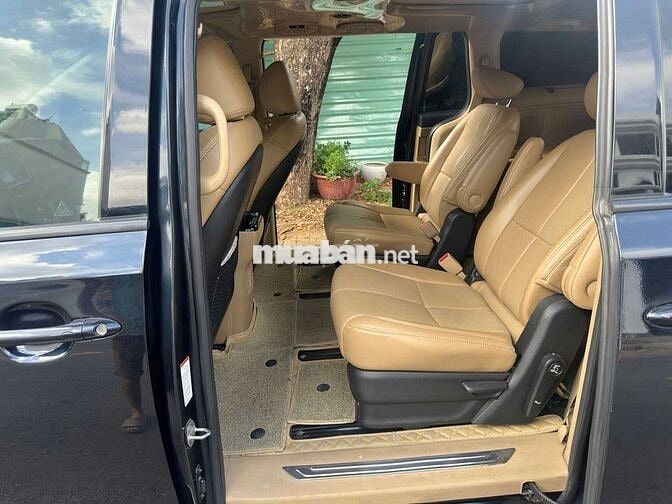 Kia Sedona Đen 7 chỗ