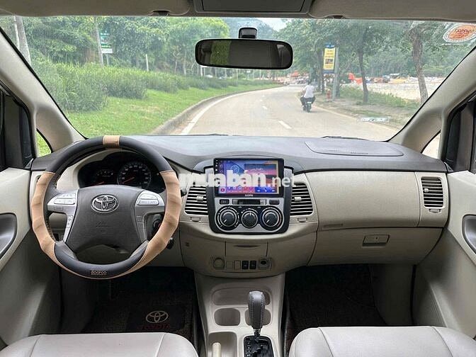 Bán Toyota innova số tự động 8 chỗ biển số cực Vip