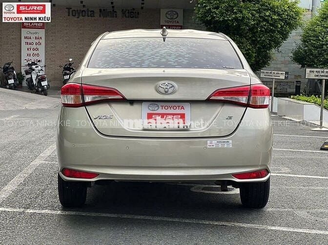 Toyota Vios 2020 1.5G Nâu vàng