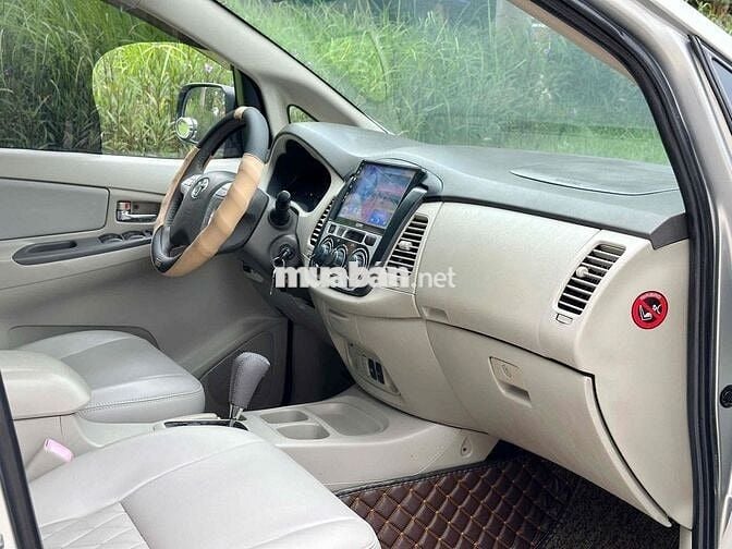 Bán Toyota innova số tự động 8 chỗ biển số cực Vip