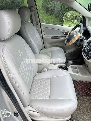 Bán Toyota innova số tự động 8 chỗ biển số cực Vip